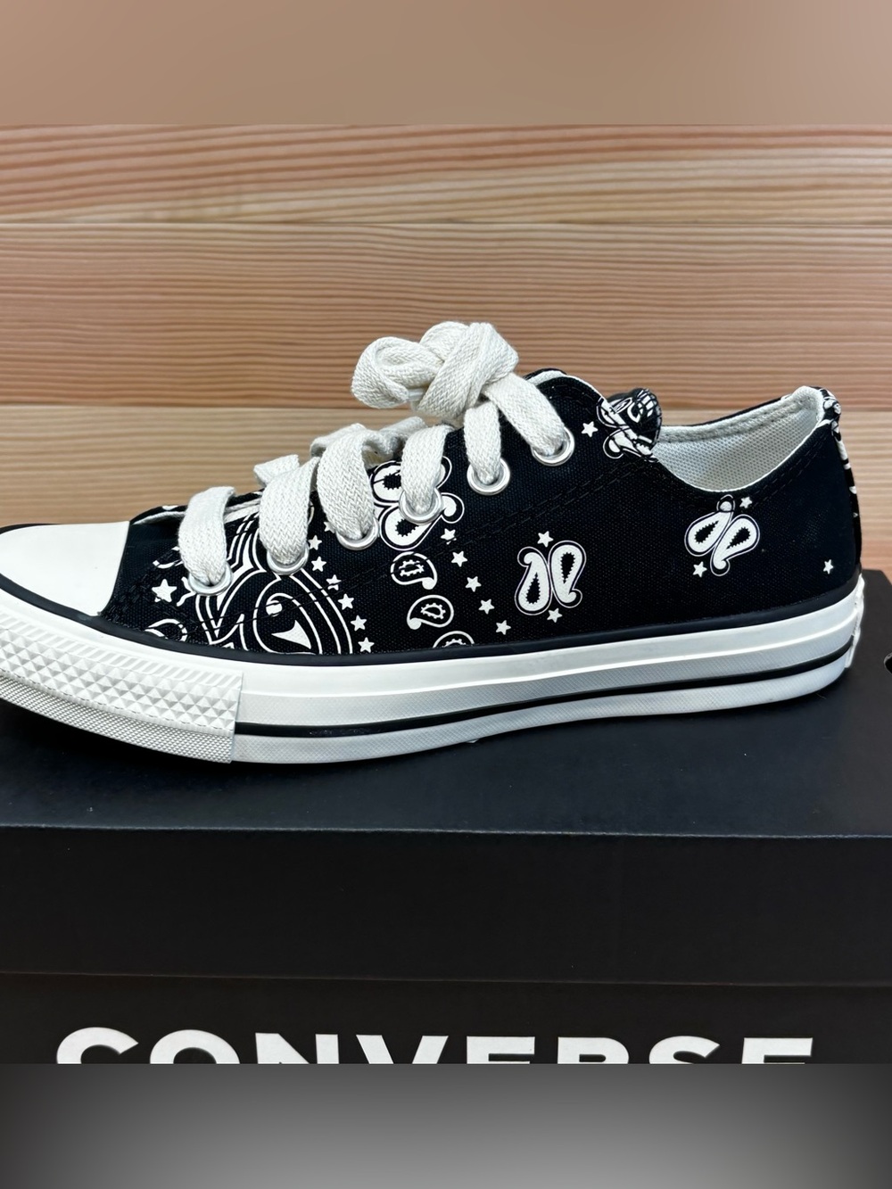 Converse Chuck Taylor All Star Low‎ ‘Paisley’ A15812F Woman’s Sz 6.5
